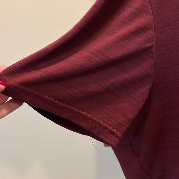 Fila Burgundy Crew Neck Tee - see measurements - Picture 4 of 8